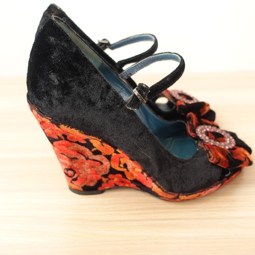VINTAGE Red Floral Velvet Pump Wedges Womens 5 M Victorian Mary Jane VIA SPIGA - Picture 13 of 20