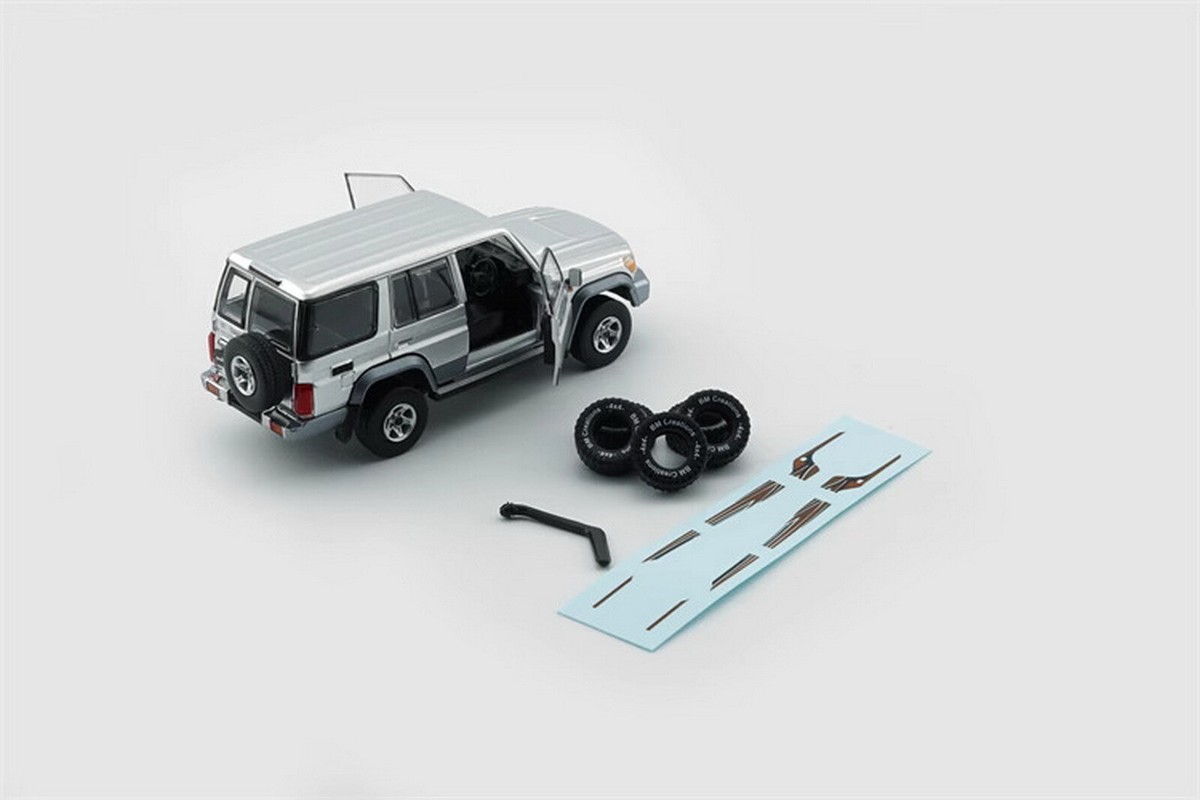 BMC 1/64 Scale Toyota Land Cruiser LC76 Silver RHD Diecast Car