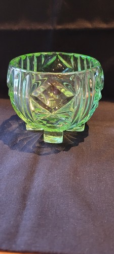 Vintage Bagley Green Glass Rose Bowl 'Duchess' Pattern #3103 - Picture 3 of 17