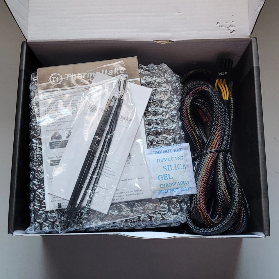 Thermaltake Toughpower GX2 80+ Gold 600W - PS-TPD-0600NNFAGU-2 - Image 3 of 3