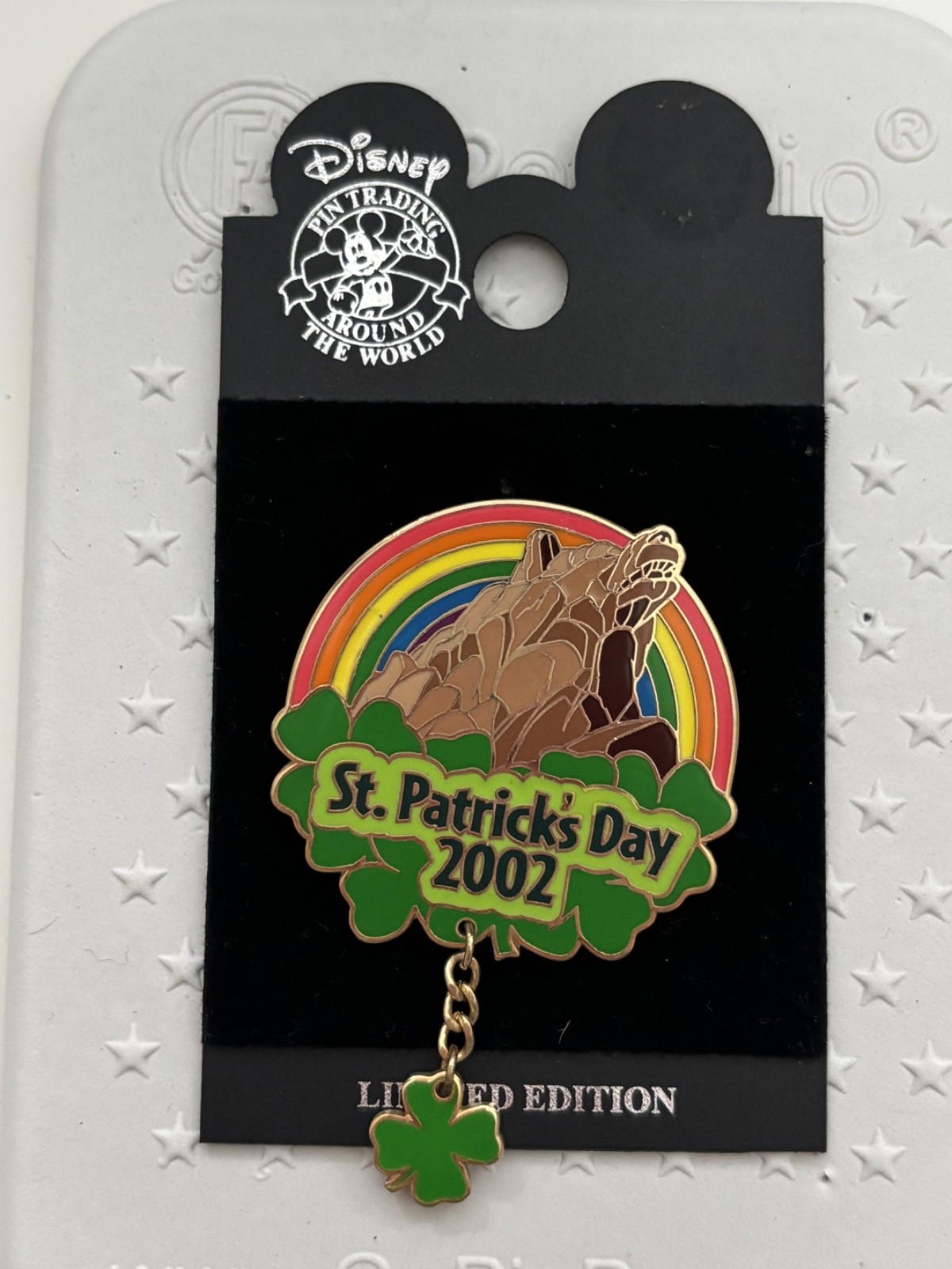 Disney DCA Grizzly Peak St Patrick's Day 2002 Dangle Pin PP10431