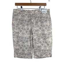 NWT New York Company Size 8 Tan Gray Stretch Bermuda Shorts Womens Floral