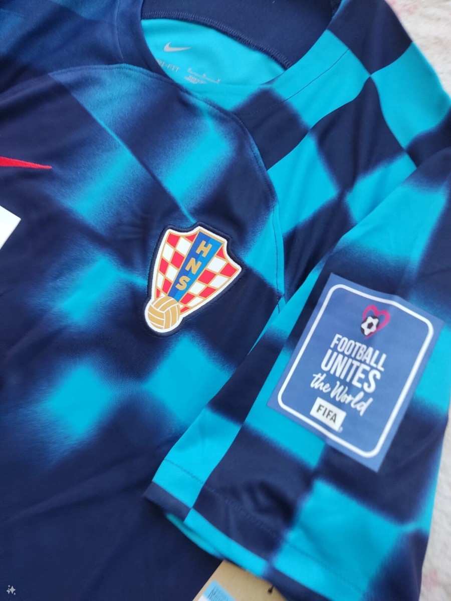 Croatia 2022 World Cup Away Jersey Modric Size XL Nike DN0683-498