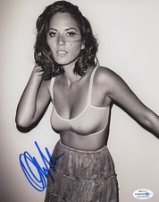Olivia Munn Sexy Autographed Signed 8x10 Photo COA 