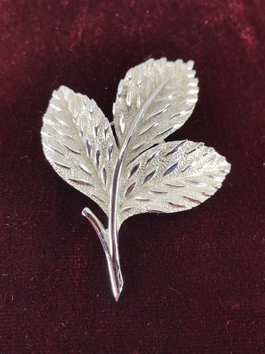 Vintage Trifari 3 Silver Leaf Leaves Brooch Pin - Picture 13 of 18