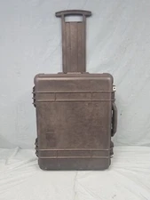 Pelican 1560 Waterproof Rolling Airline Case Good Condition no holes