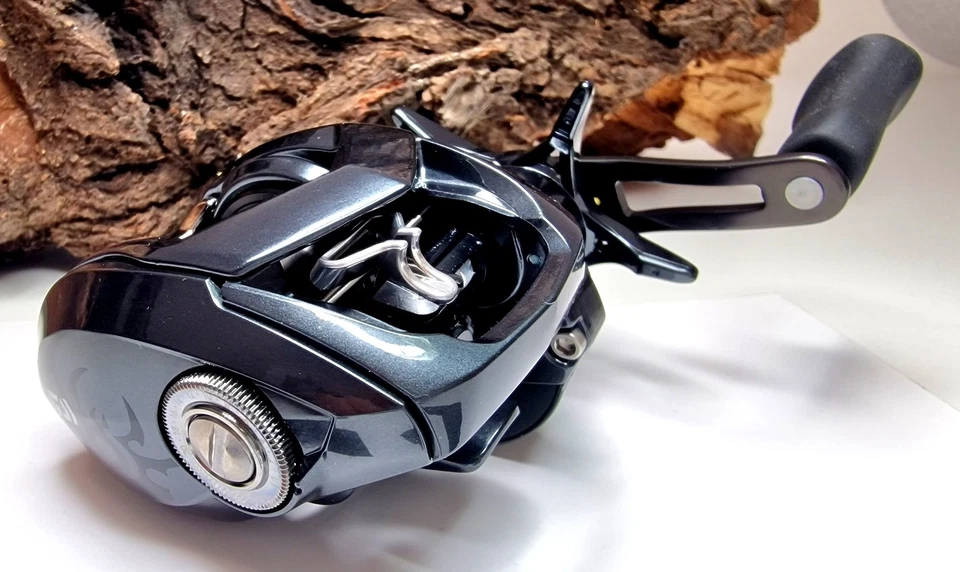 Daiwa Tatula SV TW 70 HL Baitcastrolle Linkshand Lefthand Baitcasting Reel NEW - Bild 2 von 4