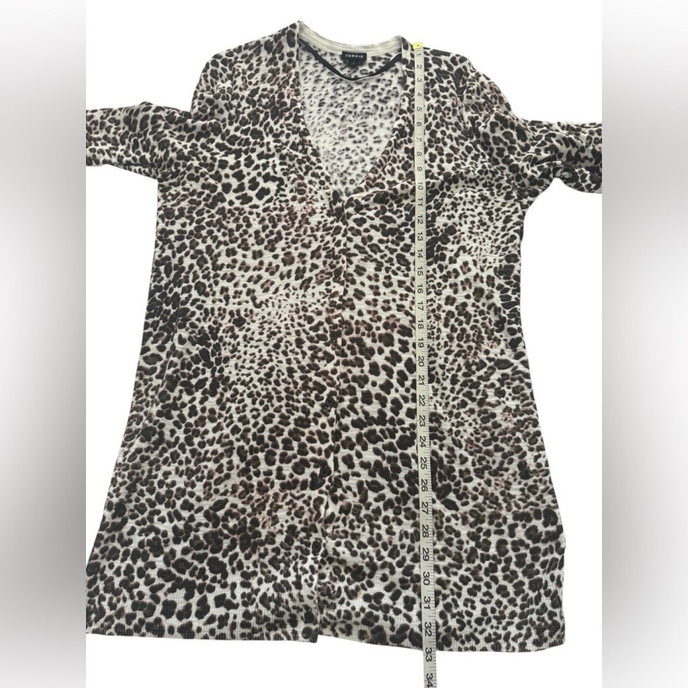Torrid Leopard Print Button V Neck Lightweight Lo… - image 10