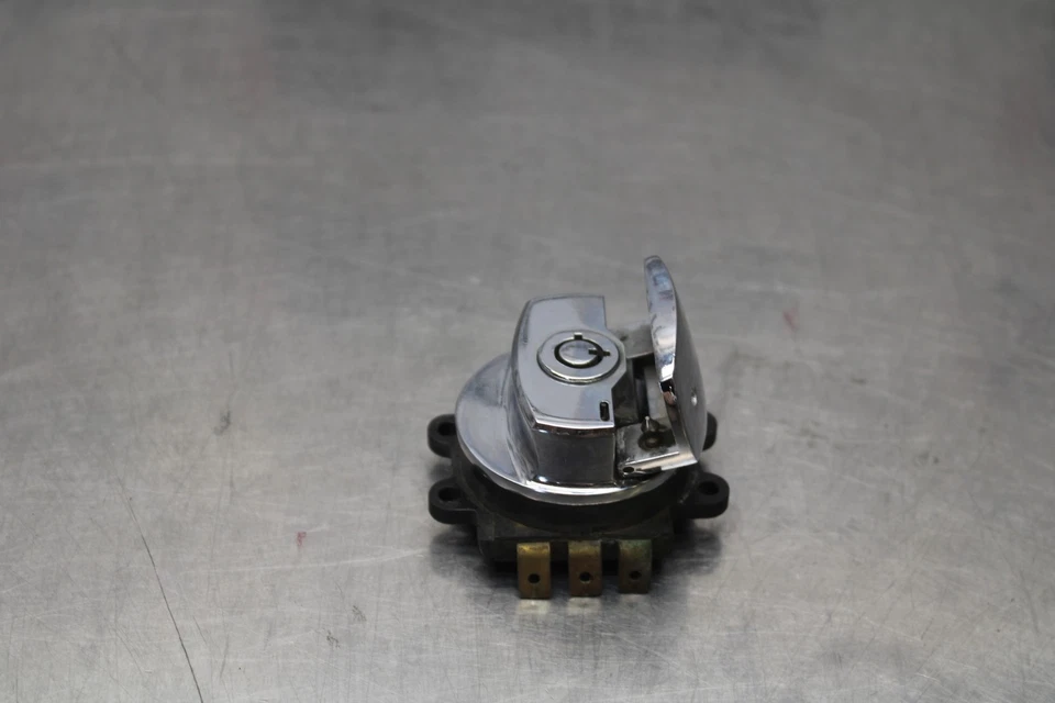 03-08 KAWASAKI VULCAN 1600 IGNITION LOCK KEY SET W/ GAS CAP BB196 - Image 4 of 4