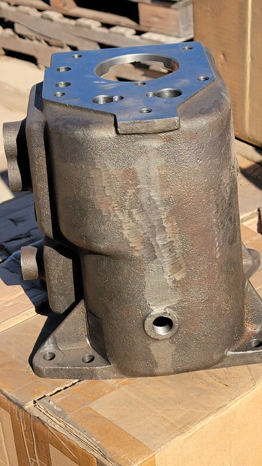 FORD TOPLOADER 4 SPEED HEH RUG MAIN CASE C5AR-7006-D  READ Description - Image 4 of 4