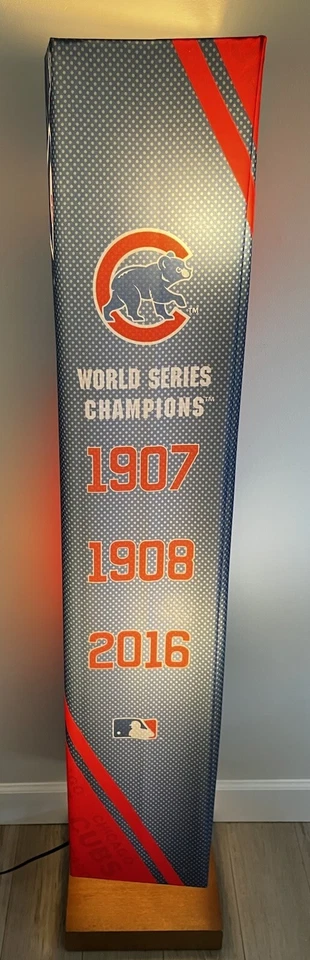 "Lámpara de pie The Bradford Exchange Chicago Cubs tela de 4 lados 60""" Foto 3 de 4