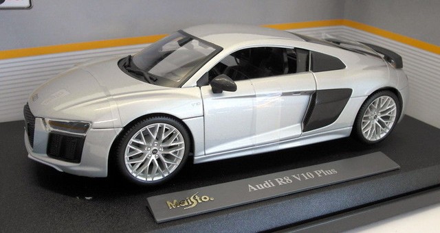 maisto audi r8 v10 plus