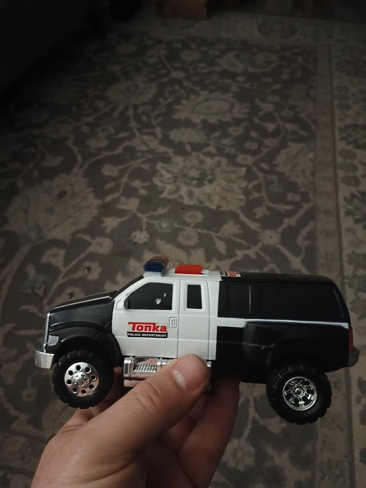 Camiones Tonka vintage suburbanos del Departamento de Policía Foto 3 de 4