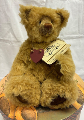 Jacquie Pollitt's Threadbears Alpaca & Suede 13'' Bear Rae w/Hat Box Mint