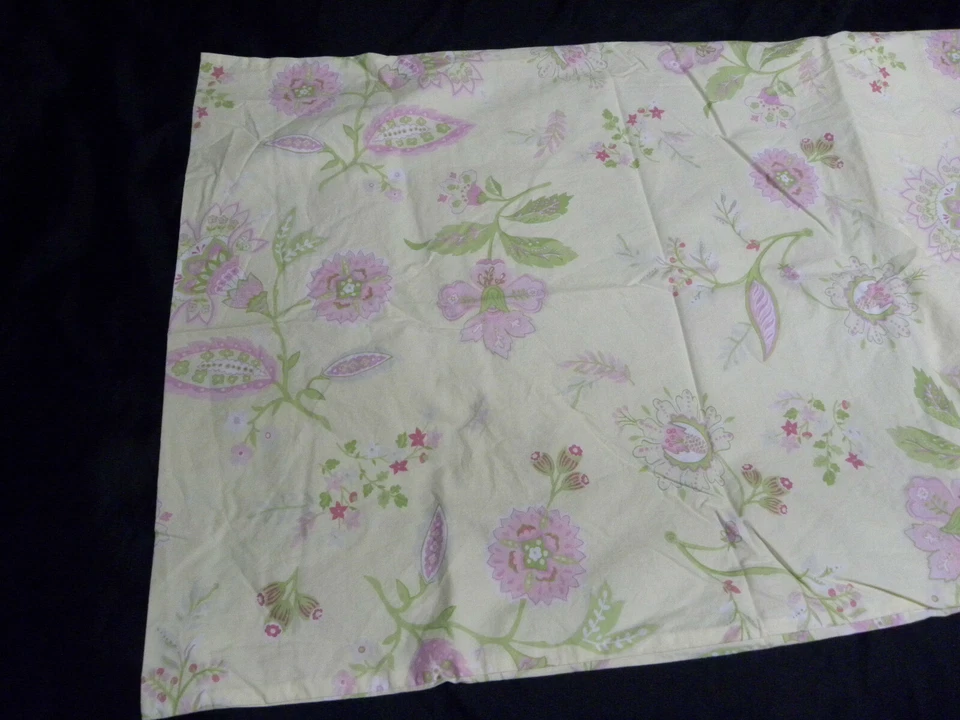 Funda de almohada estándar Pottery Barn Kids floral cachemira amarillo verde rosa blanco  Foto 2 de 4