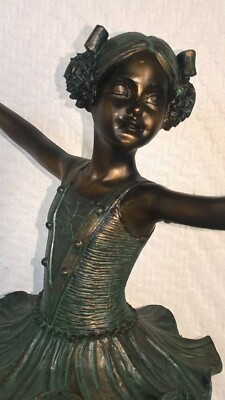 DANSEUSE PETIT RAT DE L OPERA BRAS TENDUS STATUE