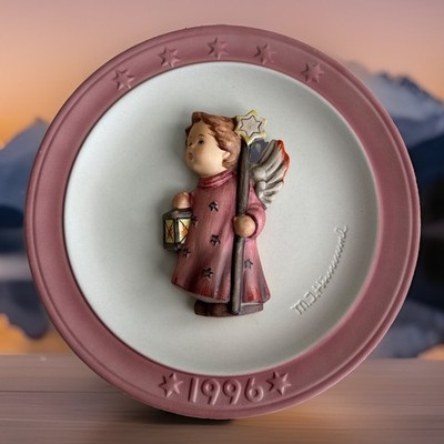 VTG 1996 Goebel MJ Hummel Annual Christmas Plate HUM 692 3D Angel Song In Box