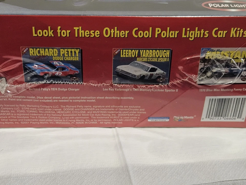 Polar Lights Ford Torino Talladega Richard Petty Kit 1/25 - Immagine 2 di 4