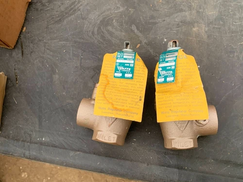 Watts Pressure Relief Valve 3/4 100lb 1BTU/HR 695k Rating P/N 174A (Lot of 2)