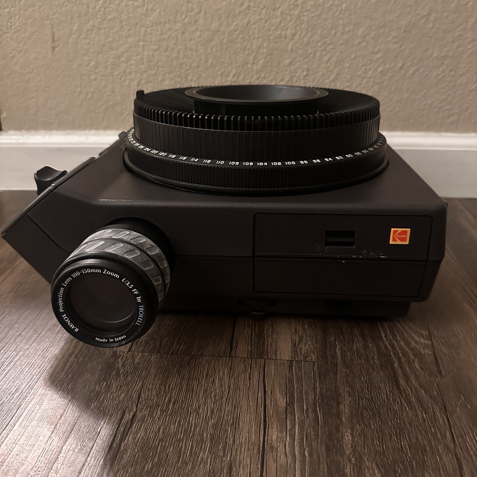 Kodak Carousel 4400 Slide Projector With Remote, Tray, Lens & Manual eBay