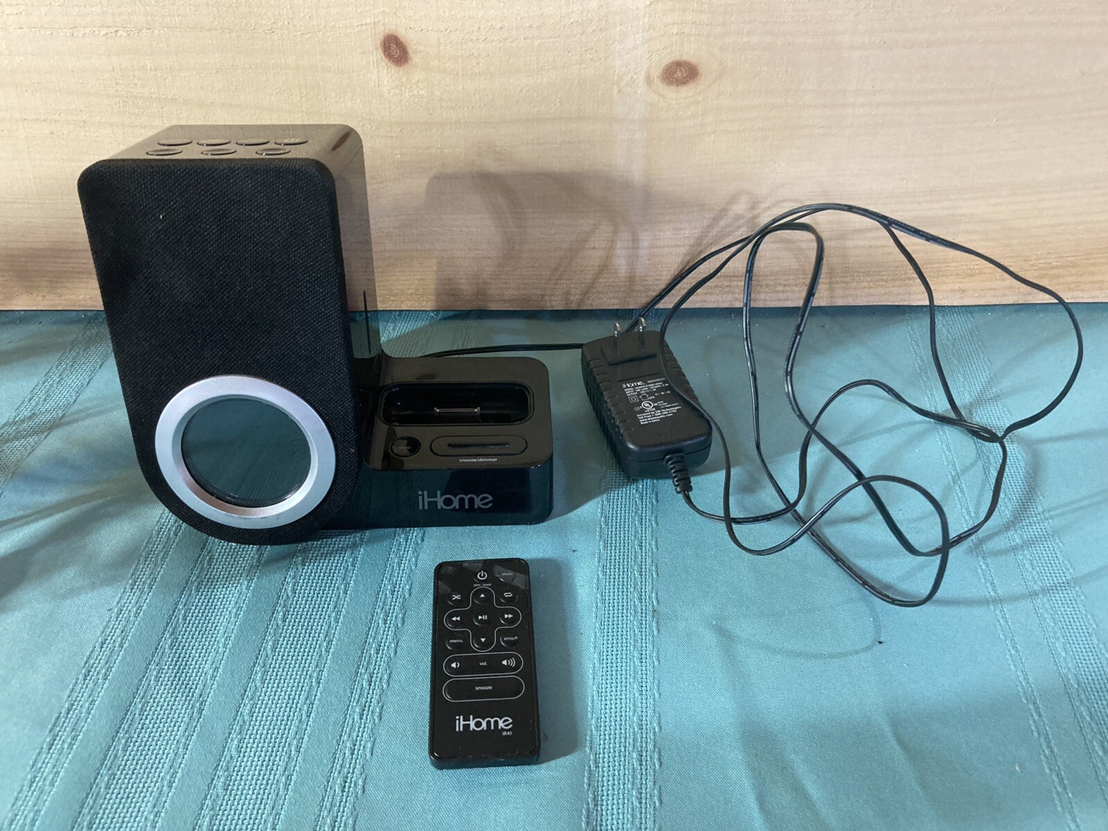 iHome iP41 Rotating Alarm Clock for iPod and iPhone W/ Remote