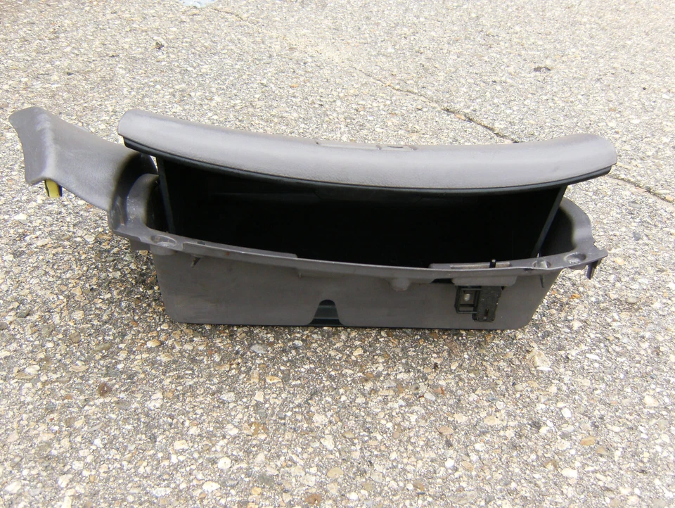 Caixa de luvas Toyota Celica GT/GTS 2000-2005 OEM cinza - Imagem 3 de 4