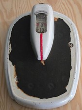 Vintage Health-O-Meter Bathroom Scale   Classic Retro Charm