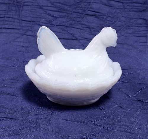 Vintage Westmoreland Opalescent Milk Glass Hen on Nest Trinket Dish
