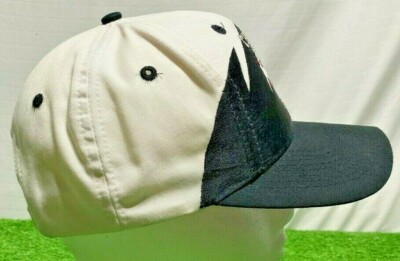 Vintage 90's Authentic Chicago Bulls Snapback Hat Shark Tooth Logo