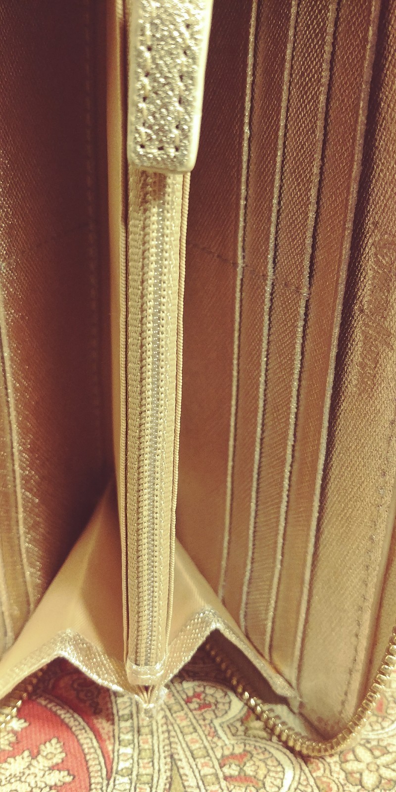 NIEMAN MARCUS womans metallic gold wallet 4x8" Gem