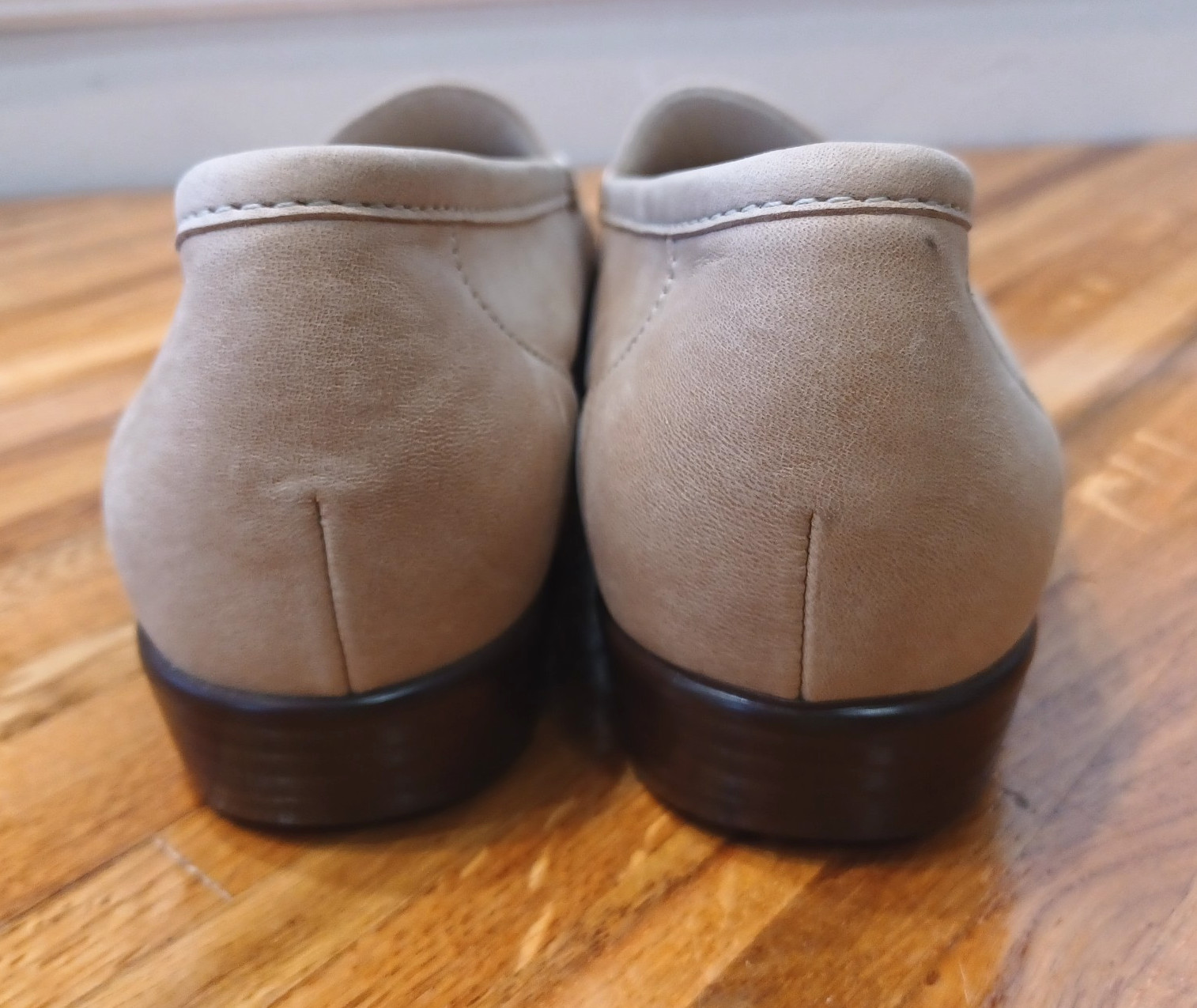 SAS Savvy Women's Size 10 S Beige Nubuck Leather Tripad Comfort Moccasin Loafers