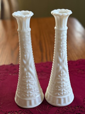 A Pair Of vintage Anchor Hocking "Stars and Bars" milk glass bud vases