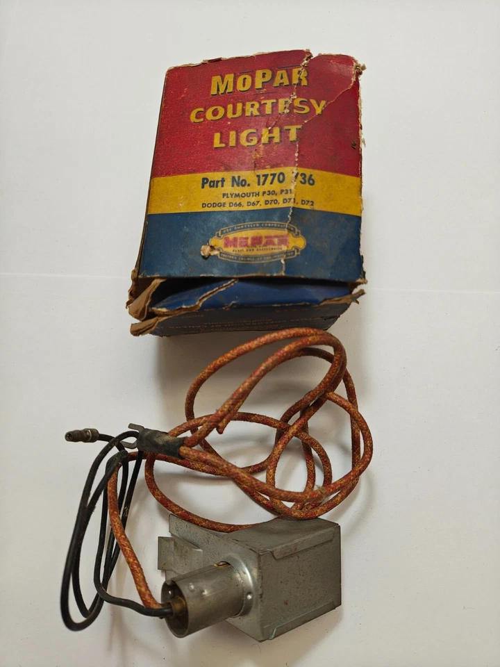Luz de lámpara de cortesía Dodge Plymouth Coronet Belvedere 1955-1958 1770736 nueva de colección Foto 4 de 4