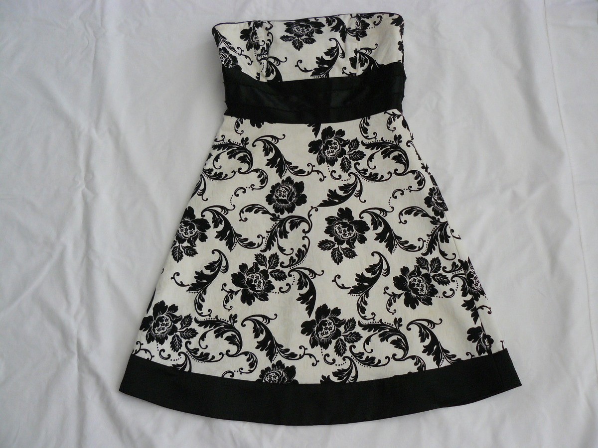 white house black market white strapless dress BLACK/WHITE FLORAL PRINT SIZE 0 White House Black Market Black