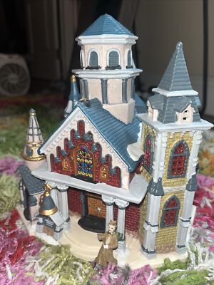 Lemax Caddington Village Porcelain Lighted House 2002 Box w/o Light Box damaged