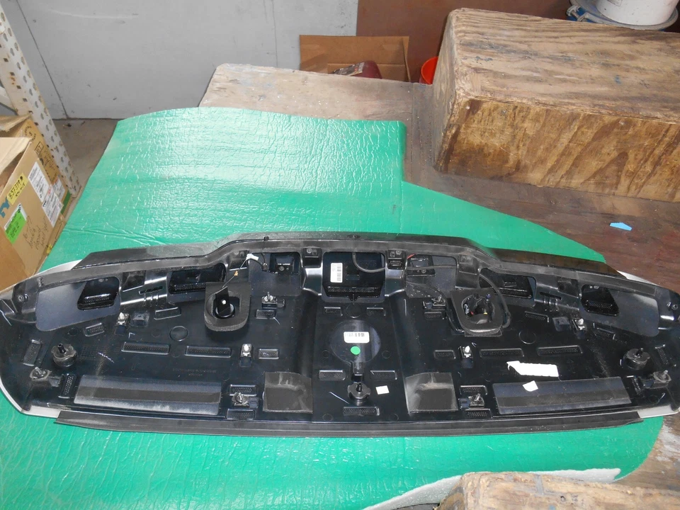 Alerón de puerta trasera Lincoln MKX 2016-2018 OEM FA1B-R44210-ADW Foto 4 de 4