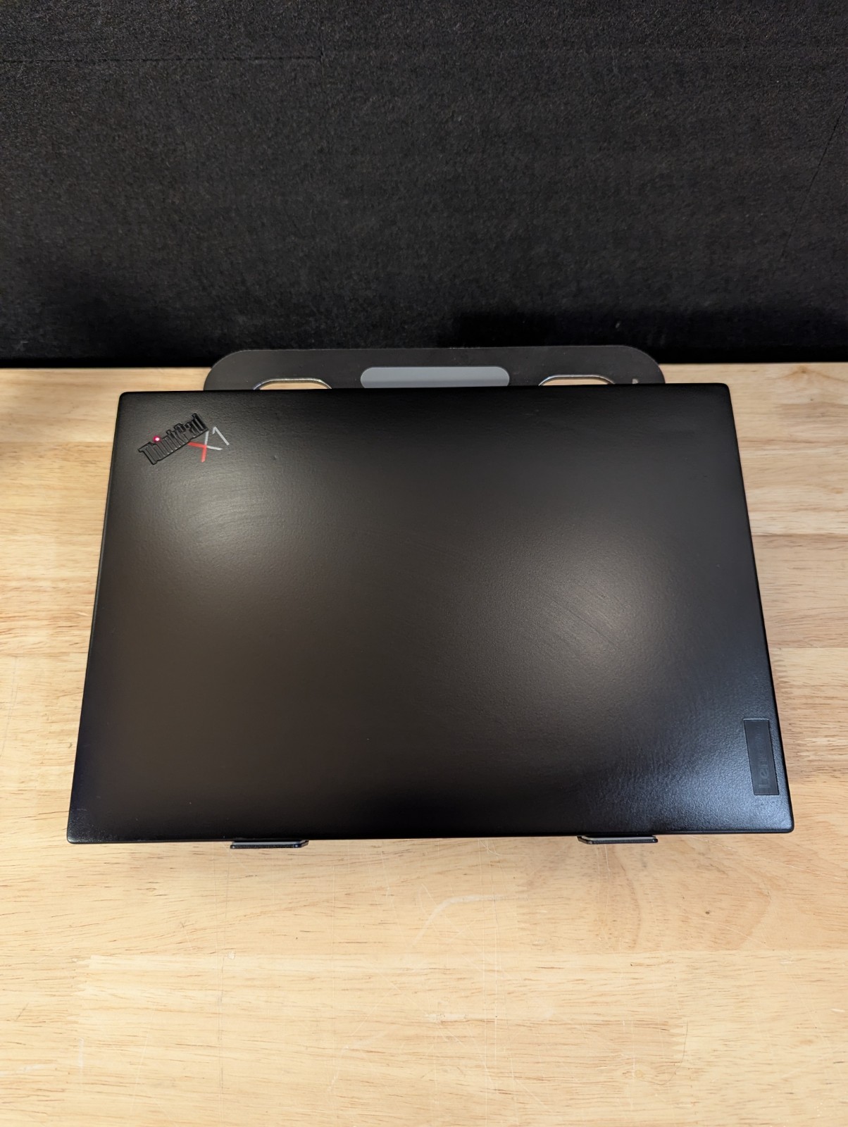 Lenovo ThinkPad X1, 14-Inch Laptop, with i7-1165G7, 256 GB NVMe (Non-Volatile Memory Express), Windows 11 Pro