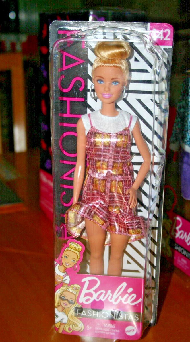 2019 Fashionista Barbie Doll #142-New in Package