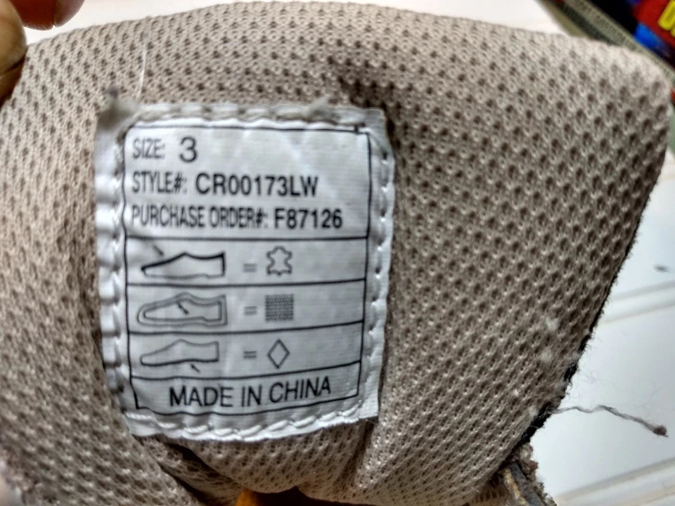 Sapatos sociais casuais Kenneth Cole Reaction couro marrom crianças 3M - Imagem 4 de 4