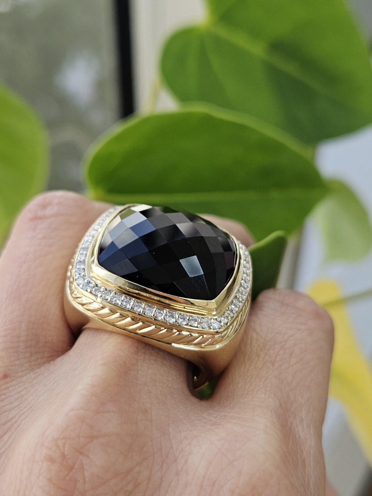 David Yurman 18k Yellow Gold Onyx Diamond Ring - image 3
