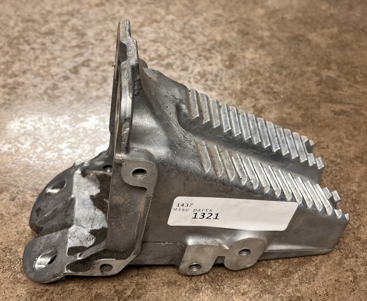 KENWORTH HOOD REST WITHOUT HOOD ADJUSTMENT SUPPORT L85-6130