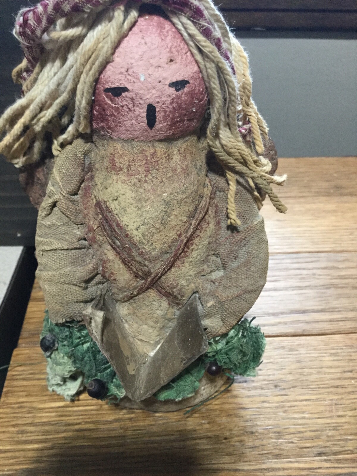 Arlene Wobler Primative Angel Christmas Caroler