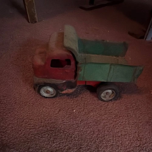 Vintage 1950’s Pressed Steel Dump Truck ToyVehicle Red and Green Collect. Truck