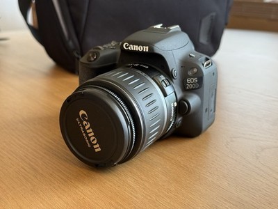 Canon EOS 200D Kamera EF-S 18-55m Objektiv Schwarz Top Zustand