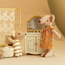 Miniature Metal Bathroom Sink Vanity with Mirror Washbasin Cabinet for Doll