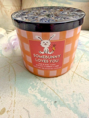 BATH & BODY WORKS 3 WICK 14.5 OZ. WHITE SWEET CARROT CAKE CANDLE - NEW