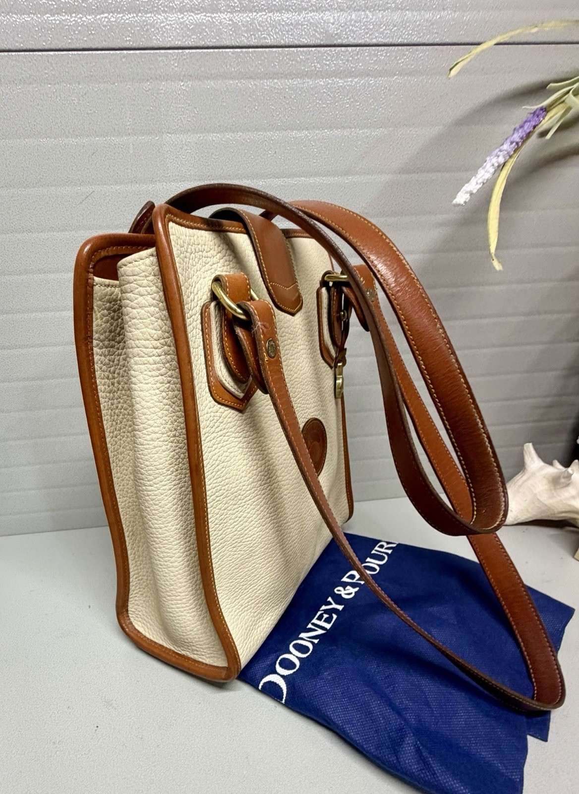 Vintg. “RARE” 80’s Dooney and Bourke Calico Cream AWL Square Shoulder Bag-Cute! image 6