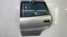 Porte arrière et accessoires Nissan TINO