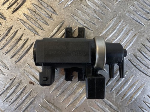 BMW 5 E60 E61 2006 Diesel 130kW Turbolader Druckwandler Magnetventil 2247906