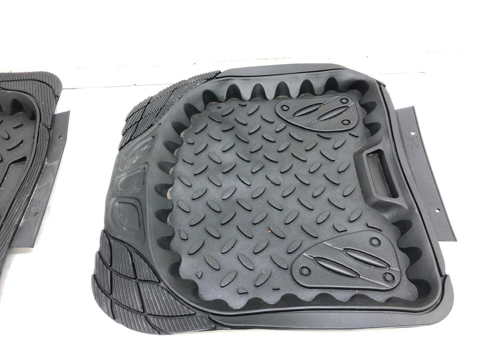 20112017 INFINITI QX56 QX80 RUBBER FLOOR MAT COVERS X4 eBay